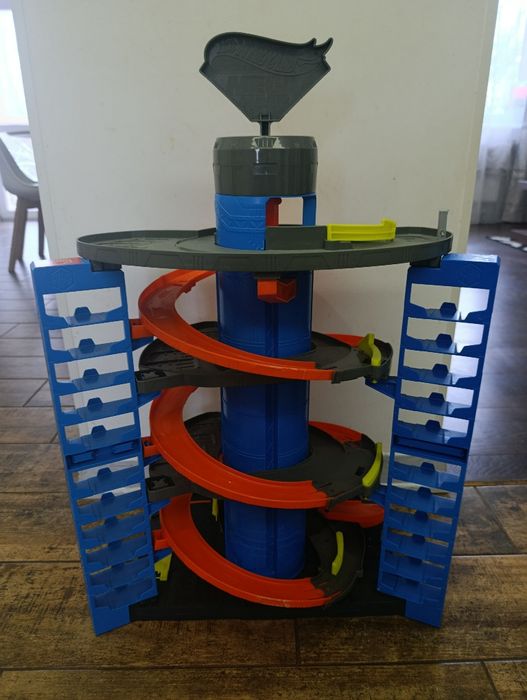 Hot wheels city mega мегагараж