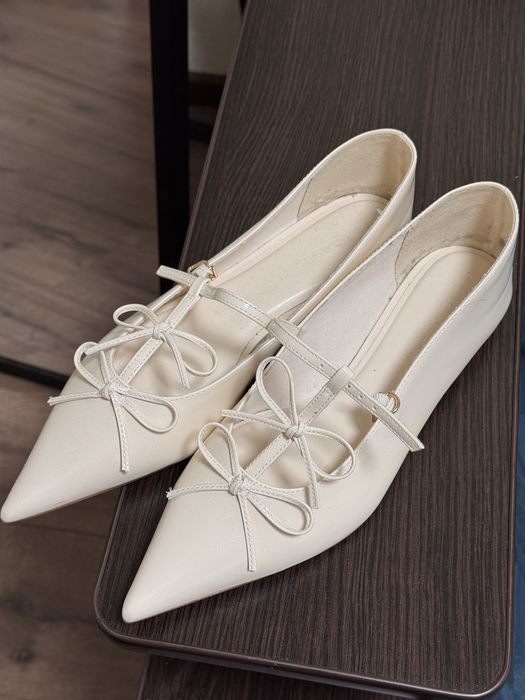 Туфлі білі балетки stradivarius