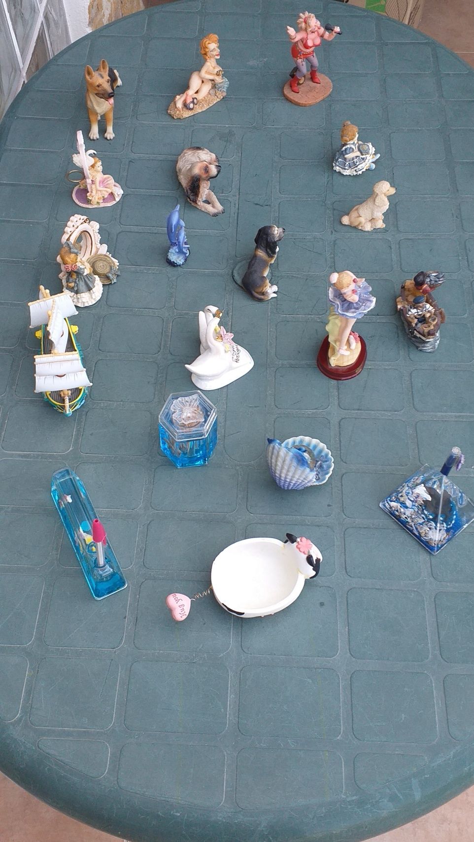 Estatuetas em porcelana
