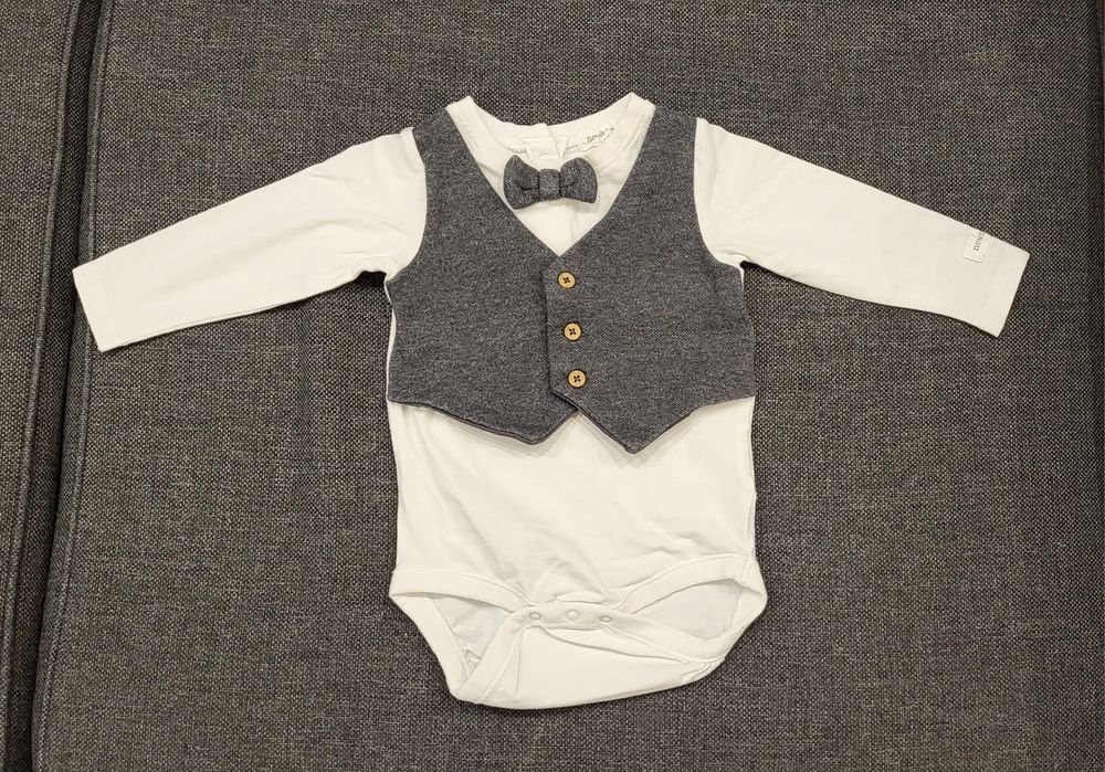 Body Newbie z kamizelką i muszką 68