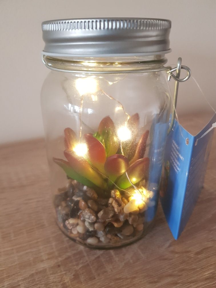 Lampka LED w słoiku
