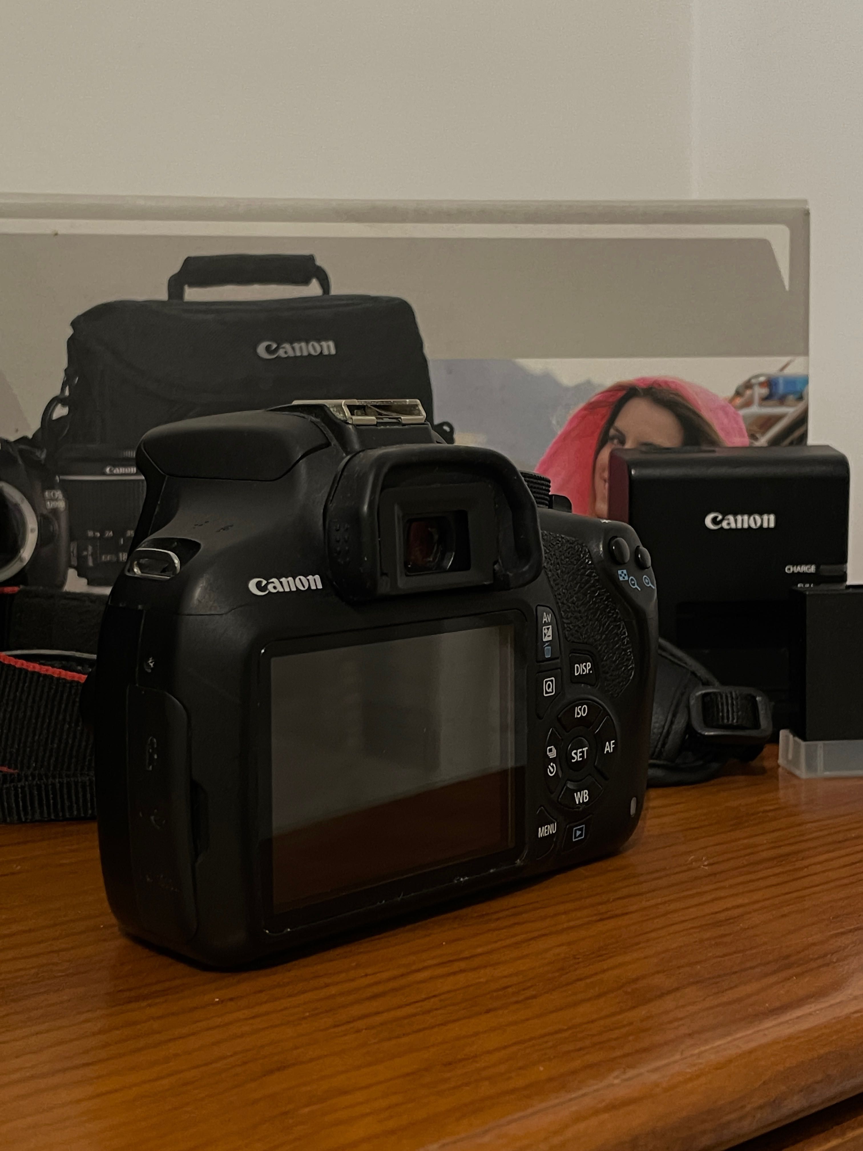 Máquina Fotográfica Canon 1200 D e Objetiva Sigma F 3.5 6.3 18-200mm
