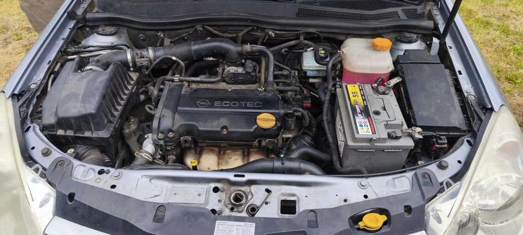 Opel Astra H 1,4 benzyna