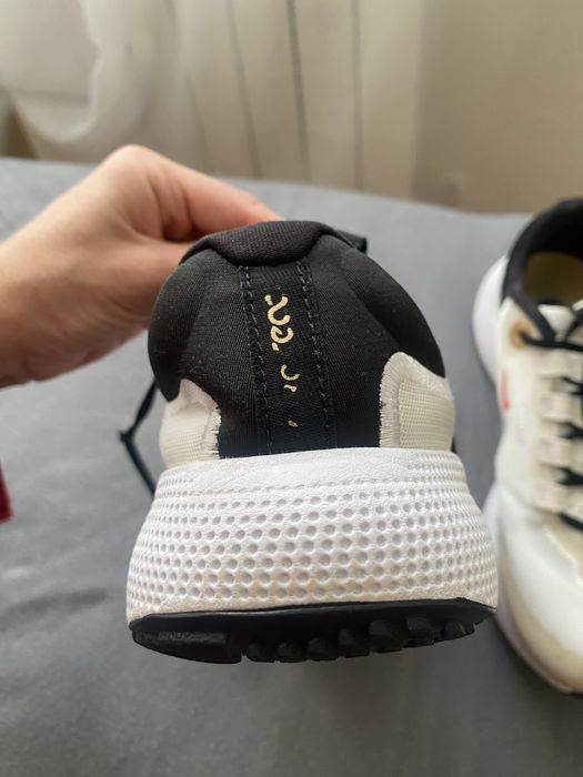 Кросівки бігові Nike React