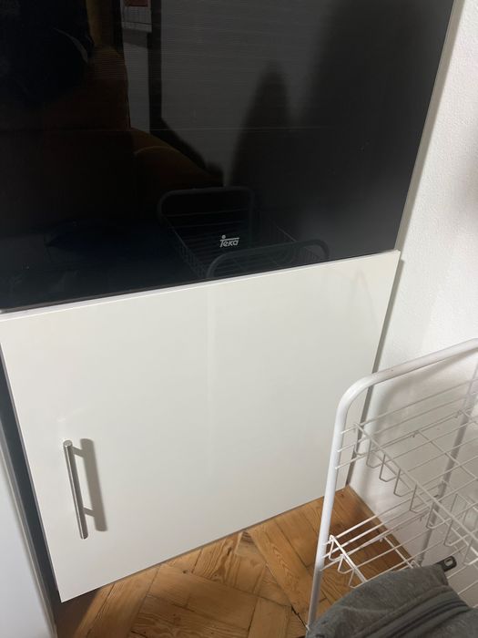 Frigorífico (Electronia) + Forno  + Armário