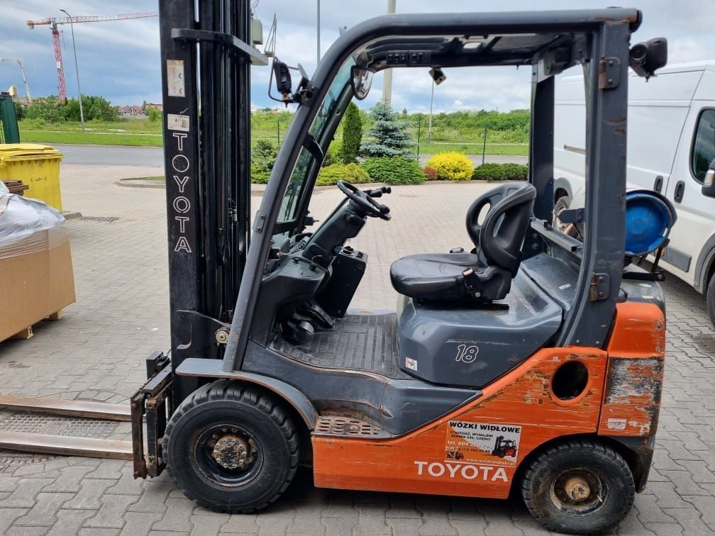 Wózek widłowy ztoyota 8fgf18 krajowy udt