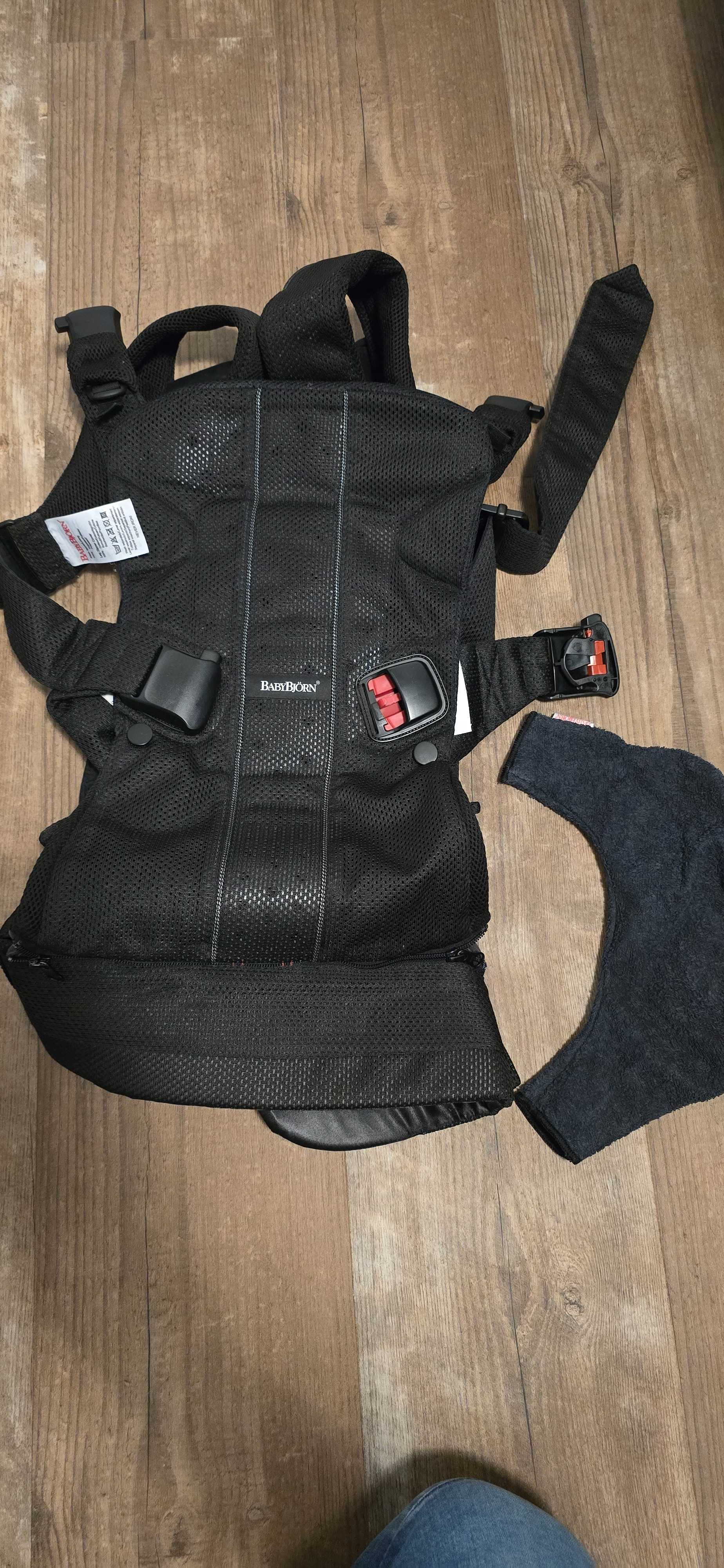 BABYBJORN Nosidło One Mesh czarne + śliniak