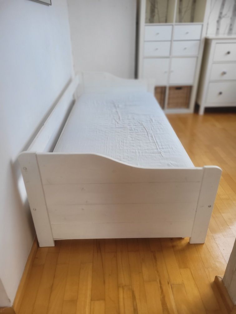 Łóżko drewniane ,pojedyncze