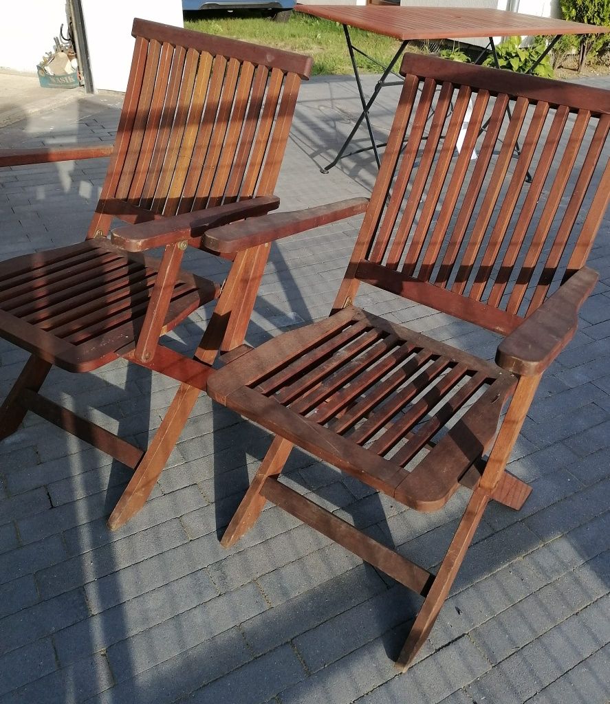 Dwa składane krzesła ogrodowe
