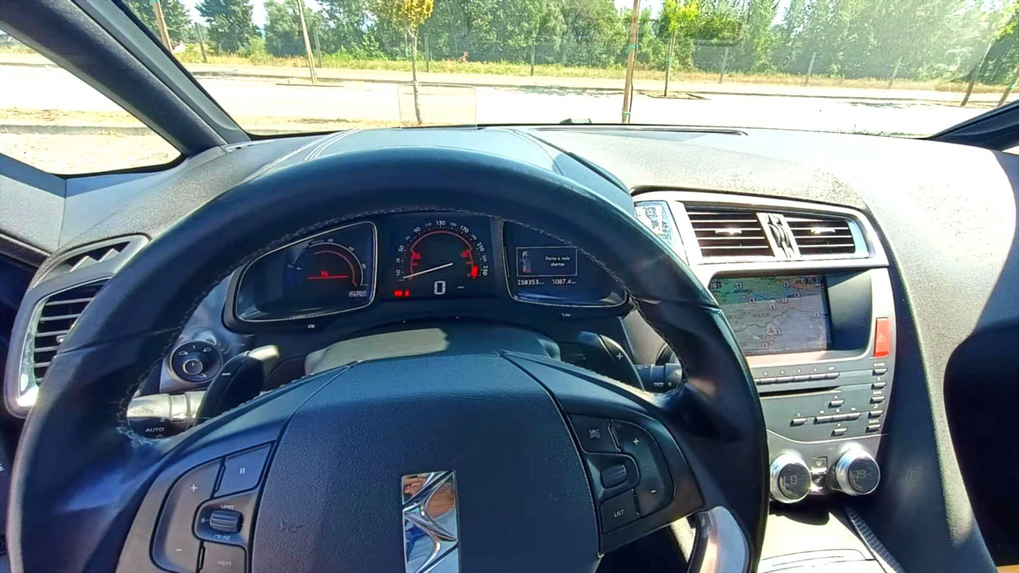 Citroën DS5 Hybrid4 Sport Chic •Full Extras •Pele Castanha •Impecável
