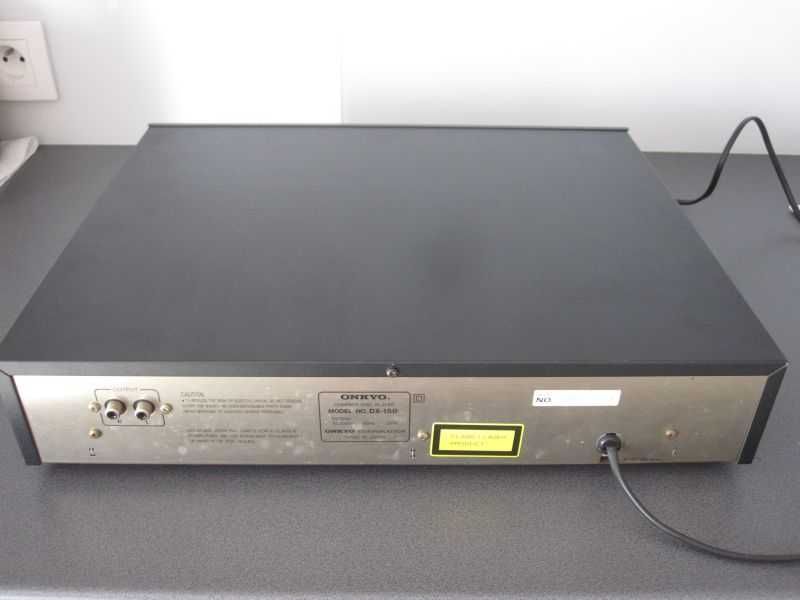 Odtwarzacz CD No. ONKYO DX-150 dla hi-end - owego dźwięku.