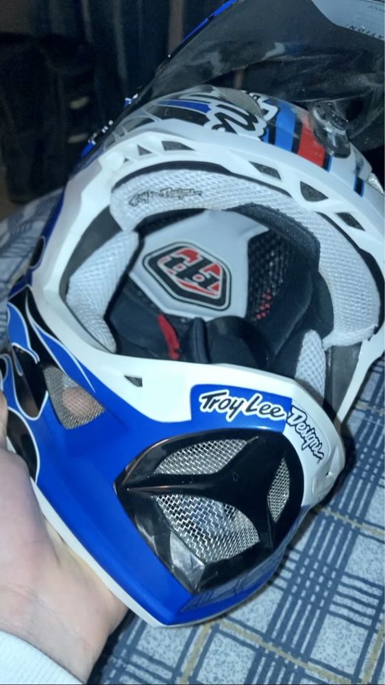 Capacete troy lee designs blue flames