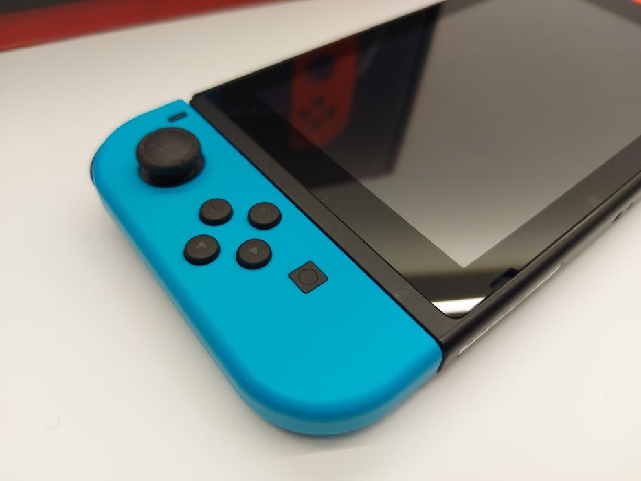 Konsola Nintendo Switch zestaw + etui gratis