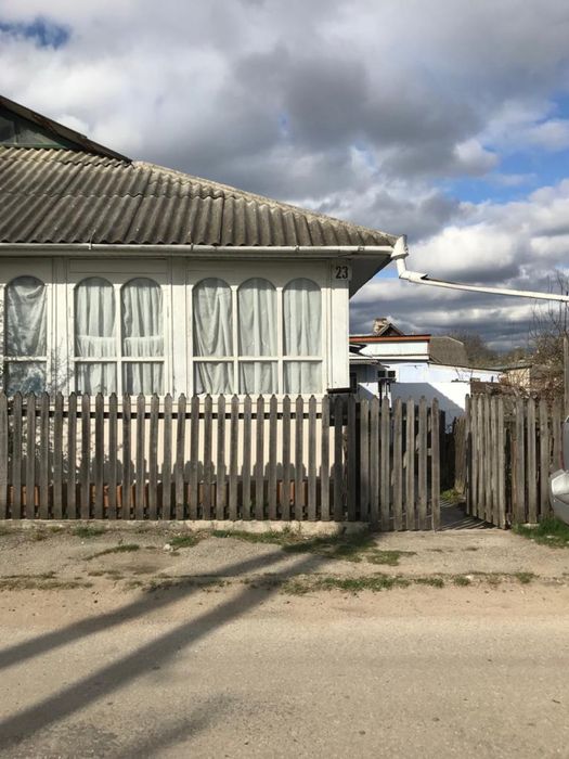 Продаю  будинок м.Сокиряни центр