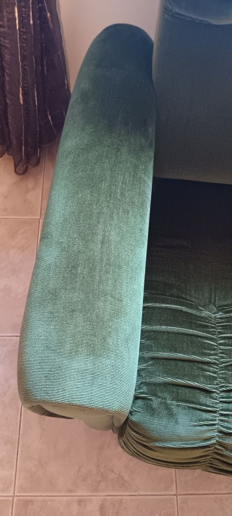 Sofá de sala ou quarto em veludo