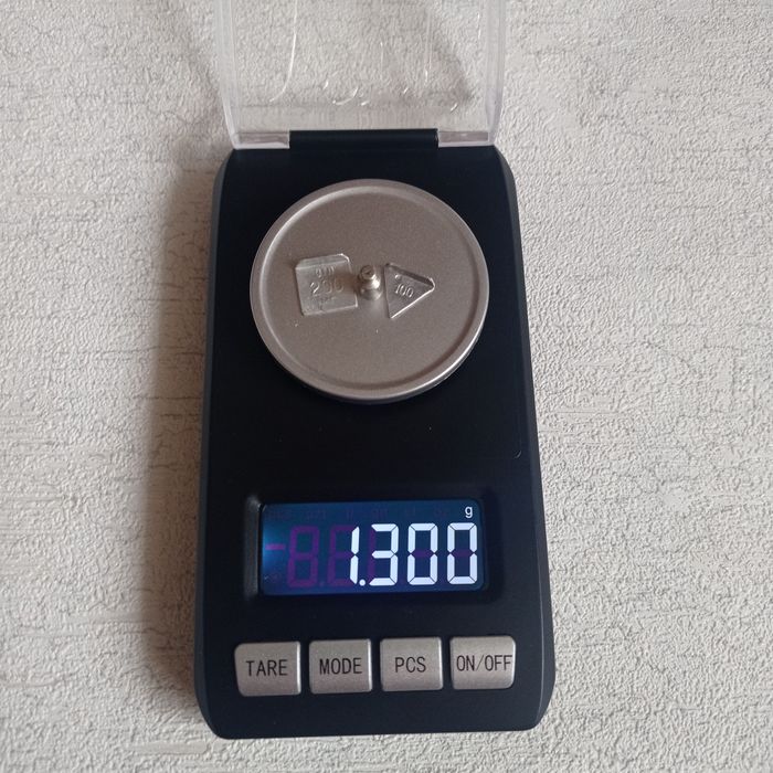 Весы ювелирные точность 0.001 до 20 грамм