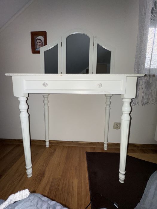 Toaletka biała vintage