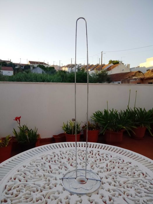 Suporte metálico para papel higiénico