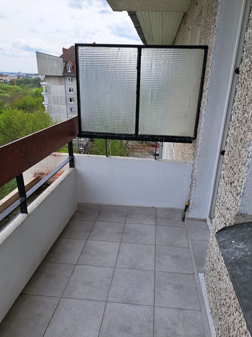 Pokój  z balkonem, Czechów dla dziewczyny