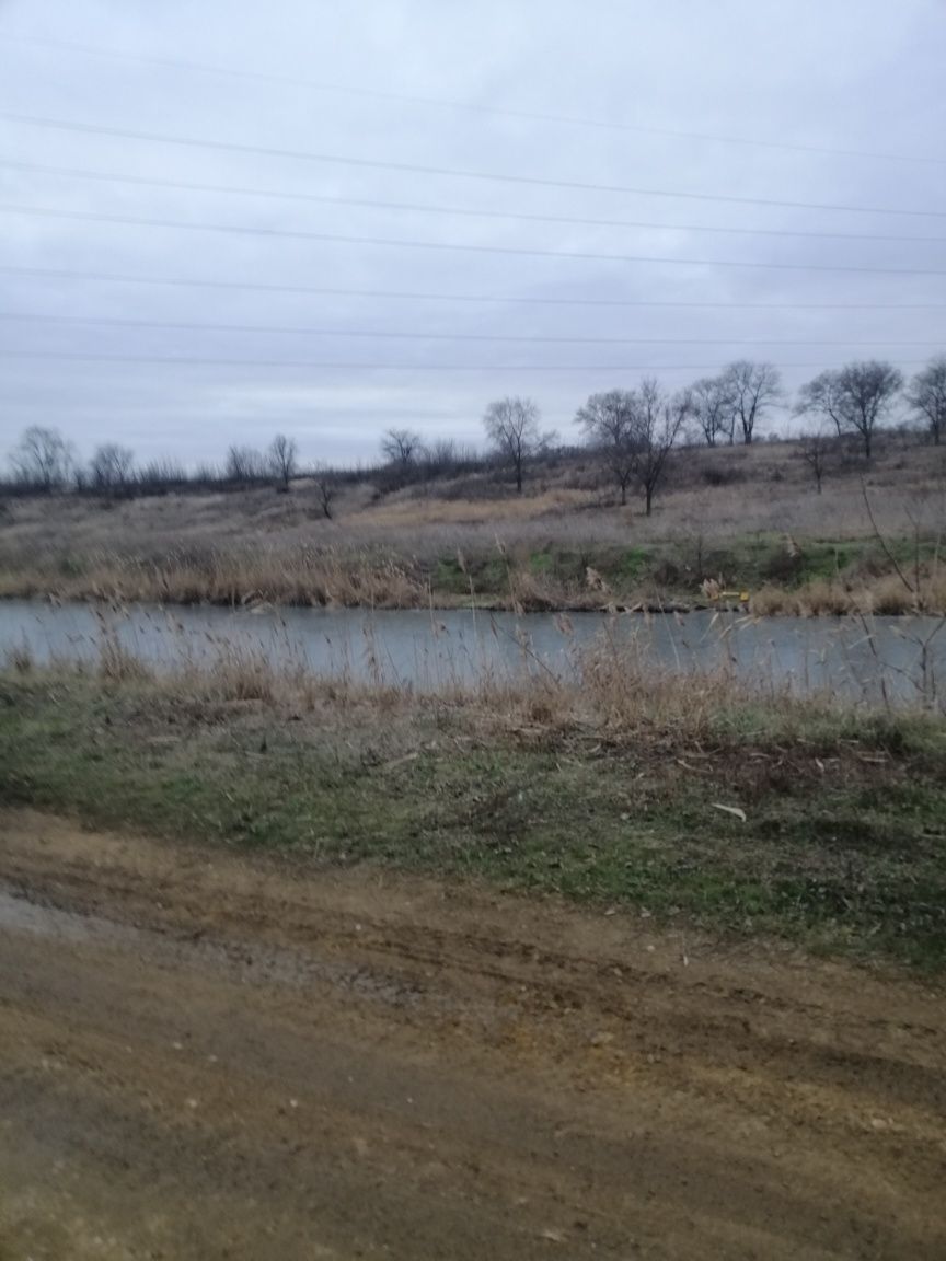 Срочно продам  участок в Прилиманском возле воды первая линия,  хозяин