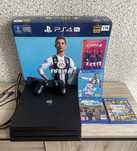 PS4 Pro 1TB · Pad · Komplet kabli · Gry: GTA V. Far Cry 5, FIFA 19