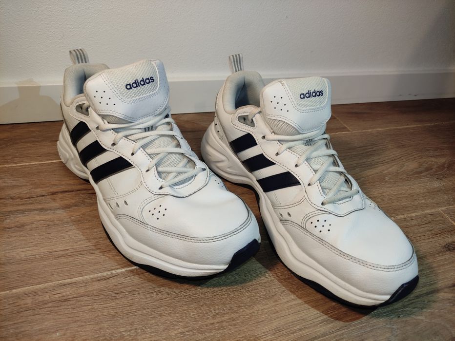 [Prawie nowe] Buty sportowe Adidas Strutter 46