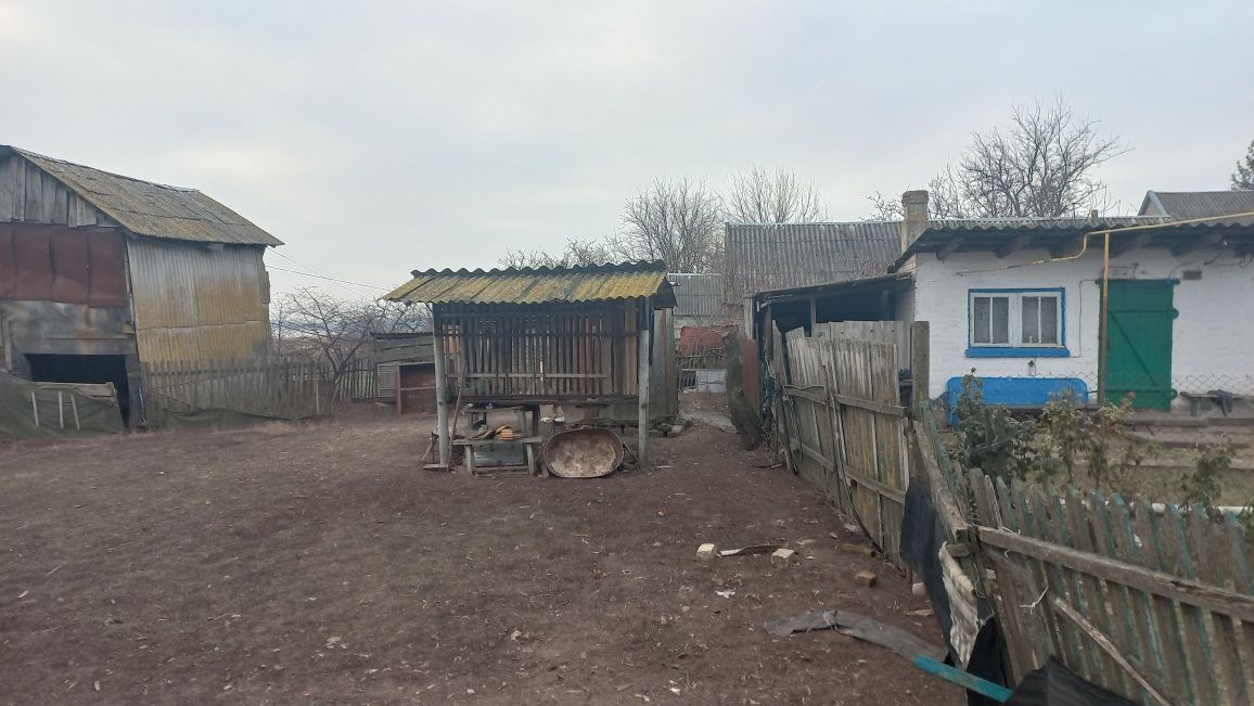 Гарний  будинок в центрі села