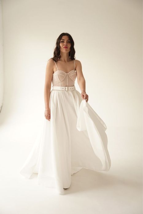 Весільна сукня ручної роботи