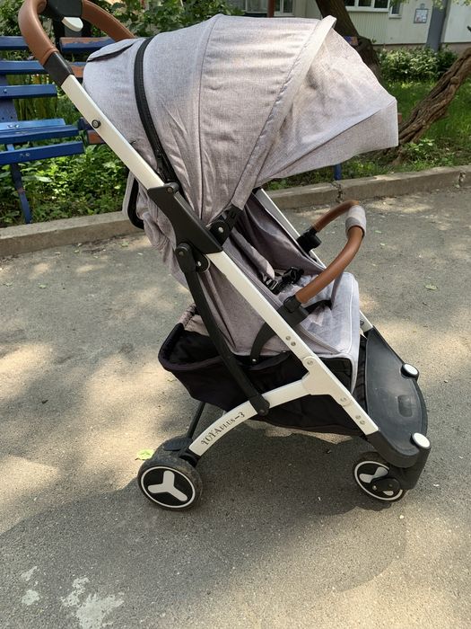 Дитяча коляска для прогулянок