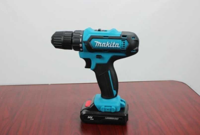 Шуруповерт Makita 24V с набором инструментов, запасной аккумулятор