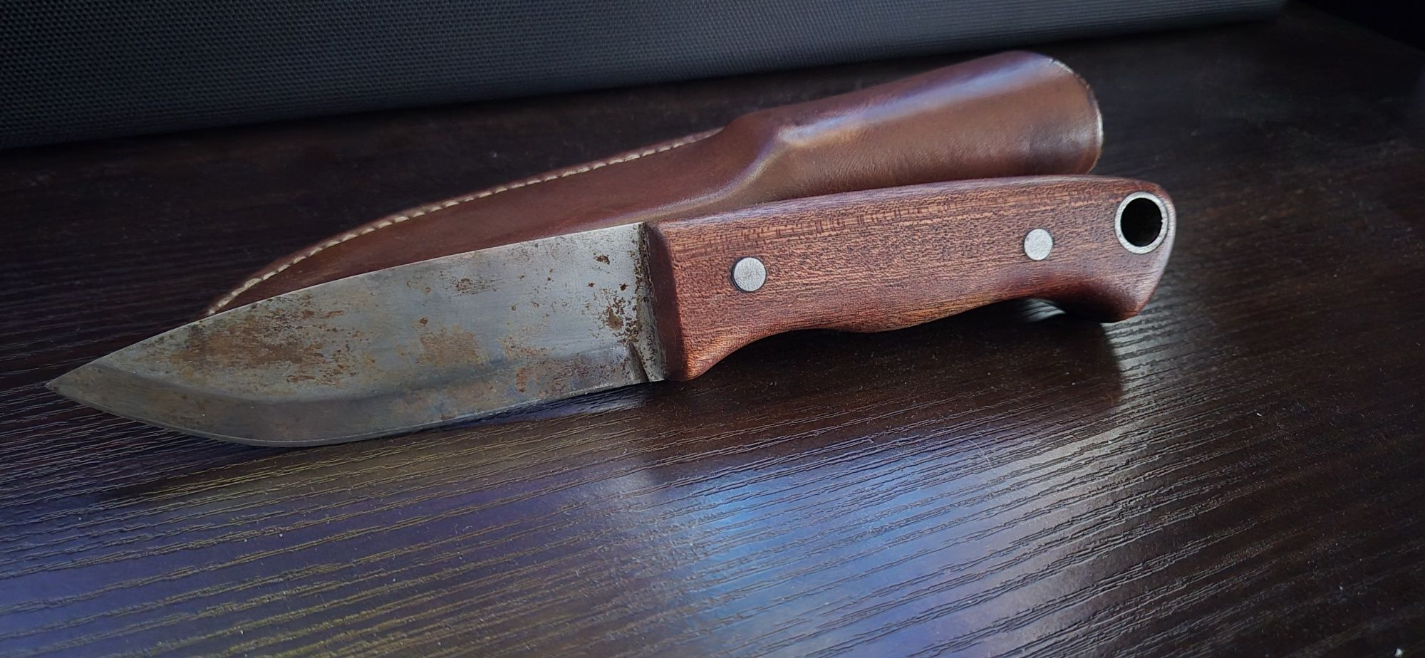 Nóż bushcraft 22cm