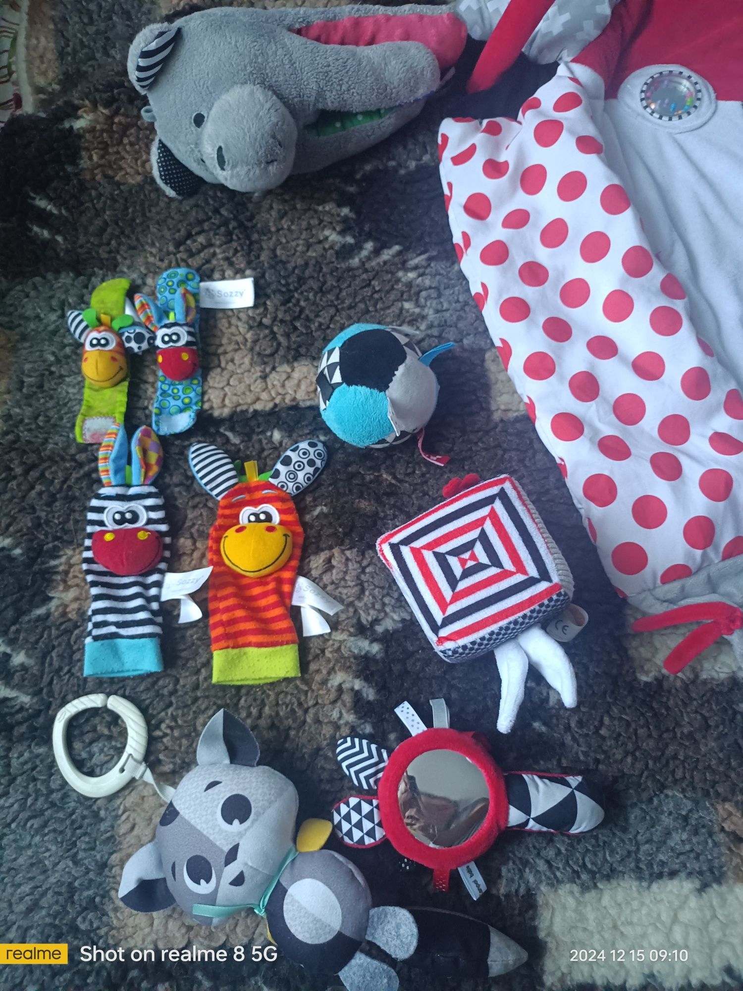 Mata edukacyjna sensoryczna Canpol babies, plus zabawki sensoryczne