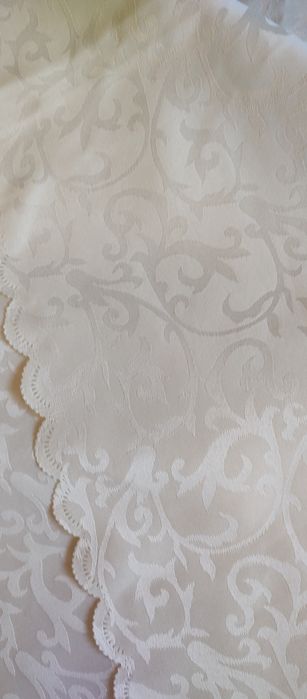 Obrus ecru 107x161 cm
