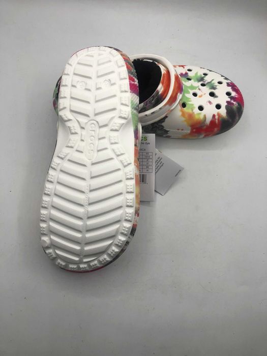 Утеплені крокси crocs classic lined tie dye clogs (206341-0с4)