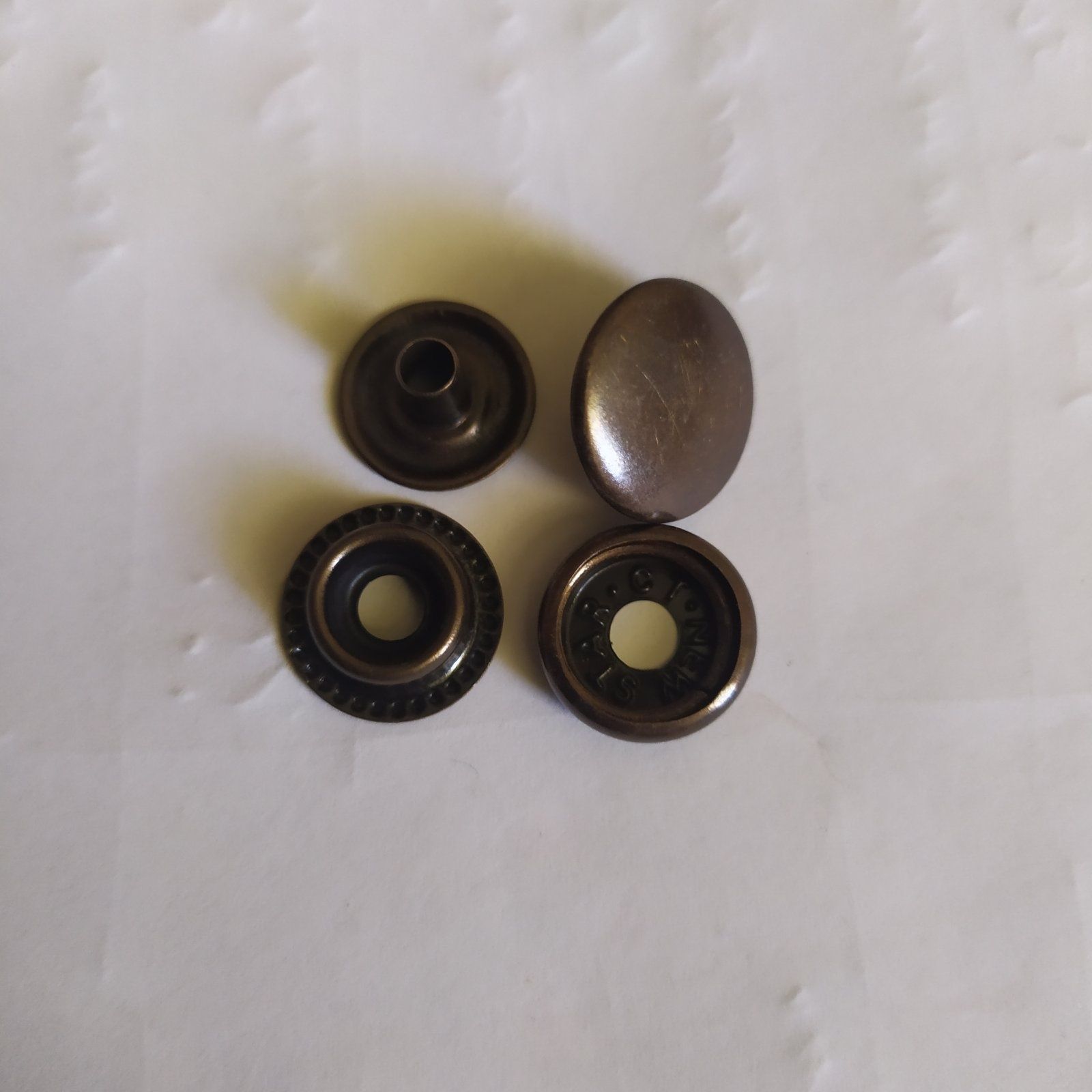 Кнопки пробивная металлическая, цвет черный и антик ,  15 мм