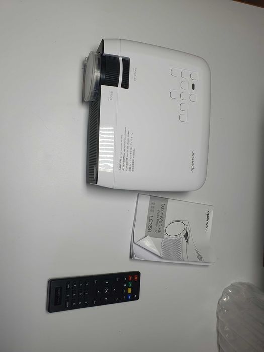 Проектор FullHD LED стан нового  LC3500