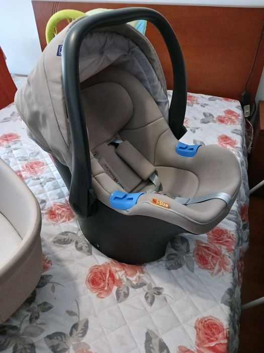 Carrinho de bebé chicco  3 em 1 e oferta isofix