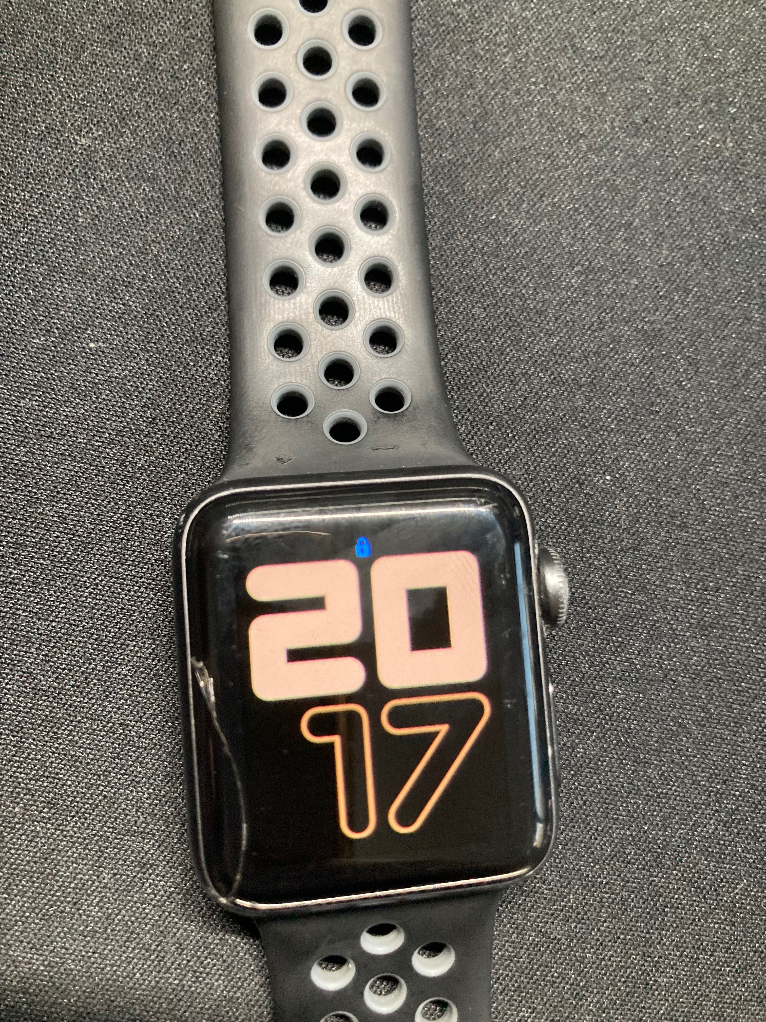 Apple Watch (Series 2) Caixa 38mm em Alumínio Prateado