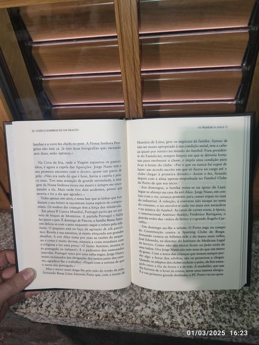 Livro biografia 'Pinto da Costa, Luzes e Sombras de um Dragão '