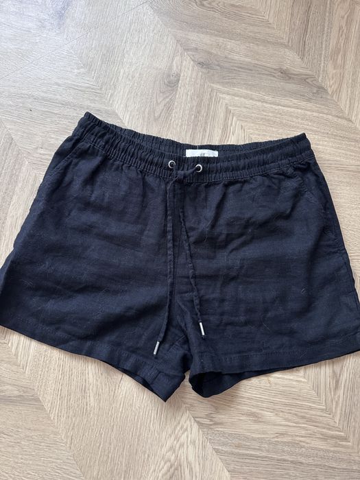 Чорні льняні шорти