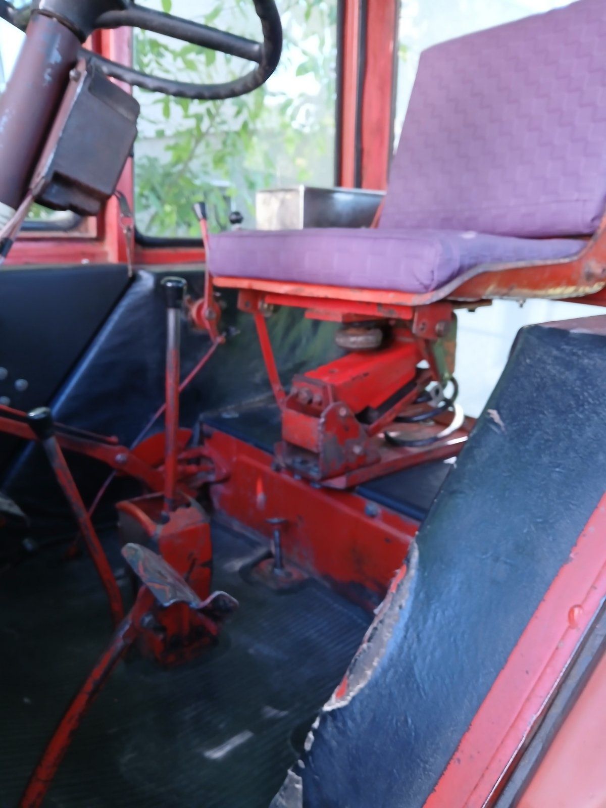 Продам трактор Т-25  1989 р.в.з одномісним  причепом.