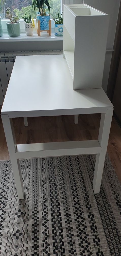 Biurko Ikea Pahl z nadstawką