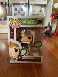 Funko pop DC Wonder Woman with string light lasso #354 Holiday Edition