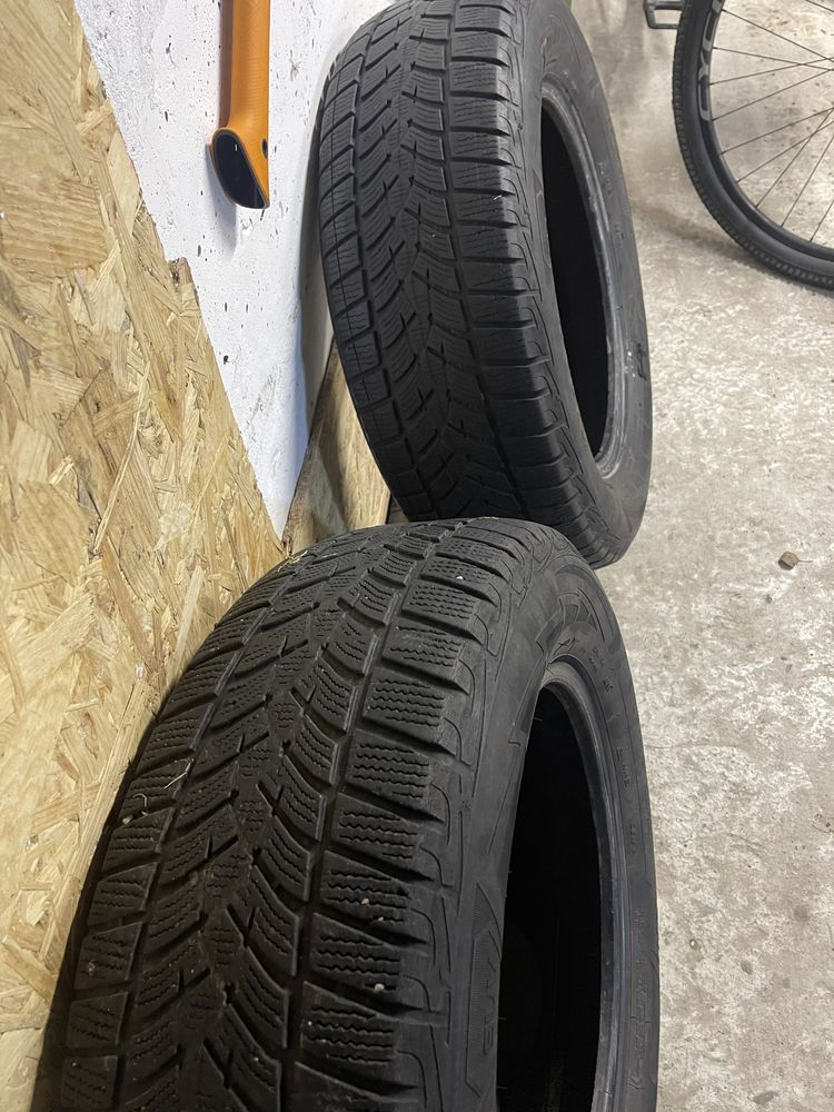 Резина, шини 2шт GoodYear Ultragrip 225/65/R17. Б/В  одне з пошкоджене