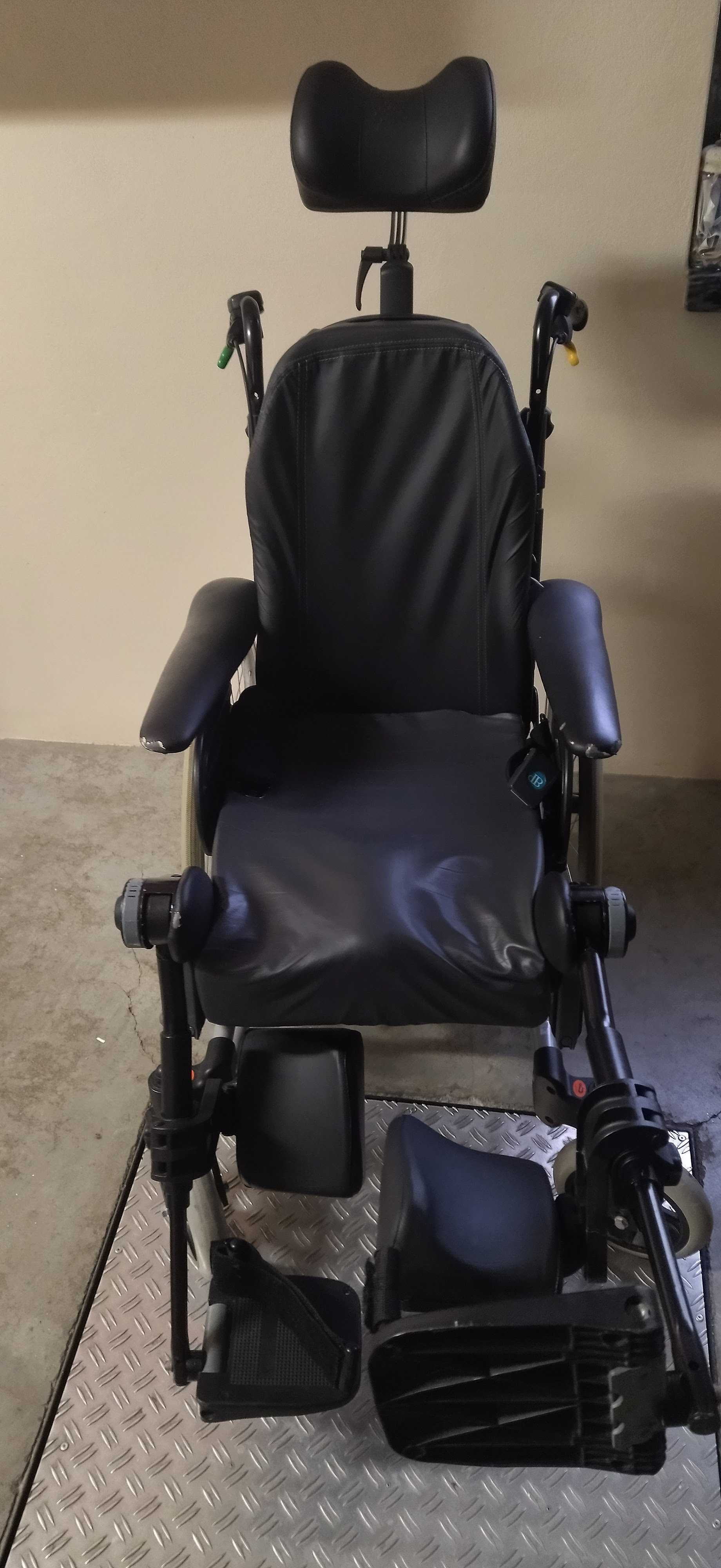 Cadeira de rodas Invacare de descanso