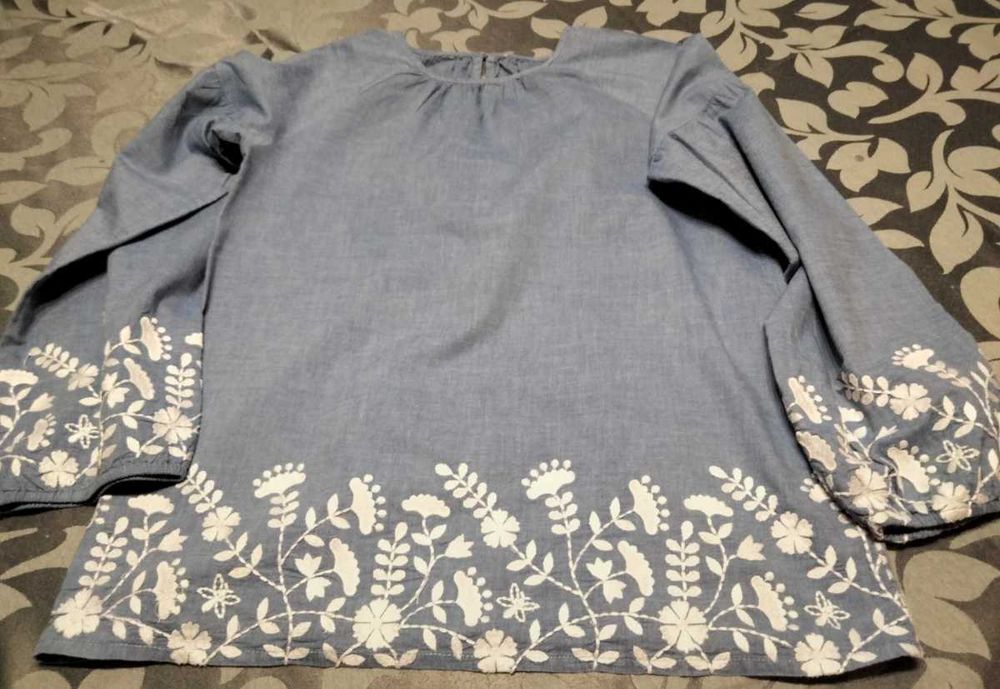 Camisa azul com bordado - tamanho 14 anos