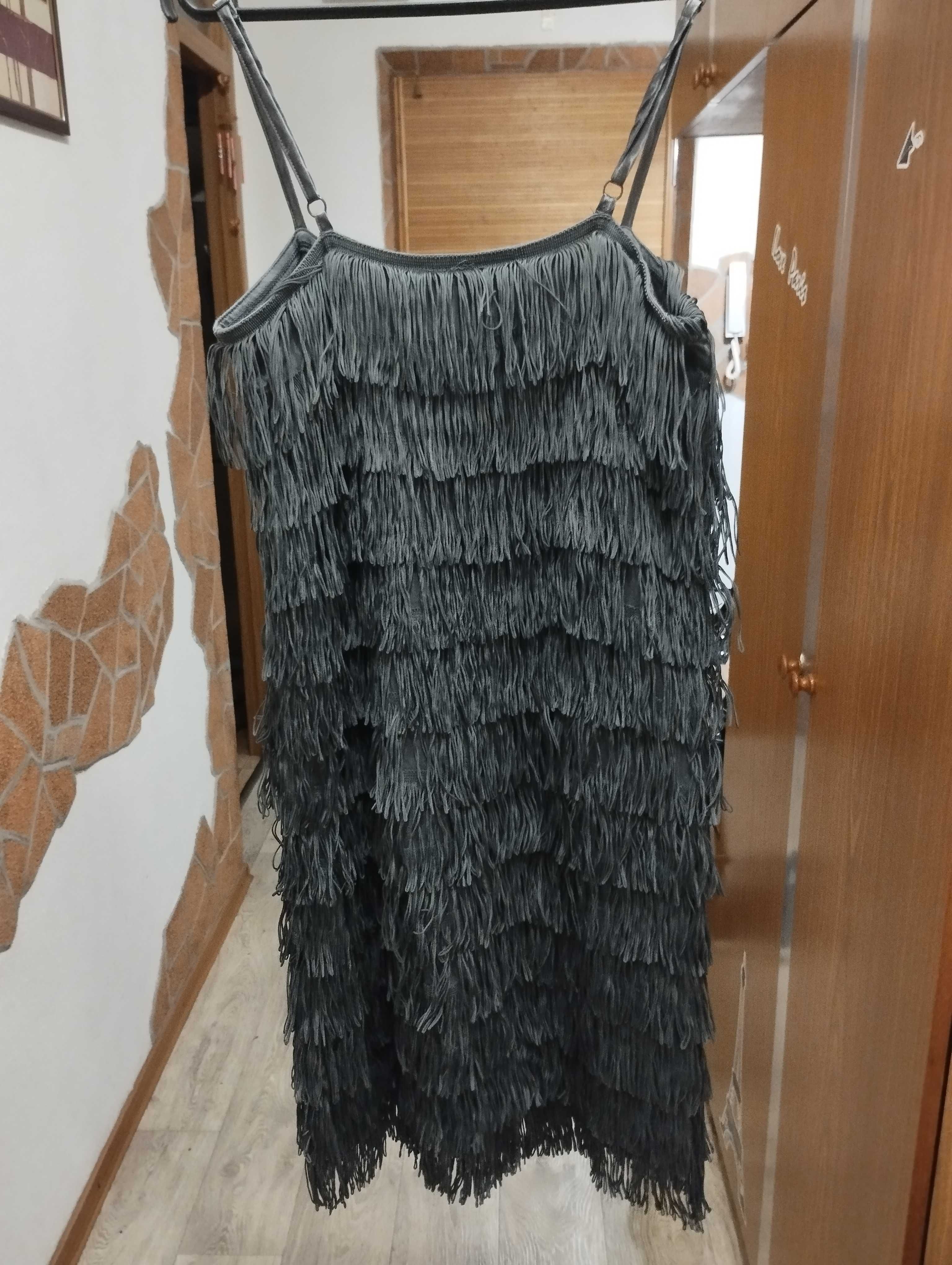 Сукня сірого кольору 100 грн
