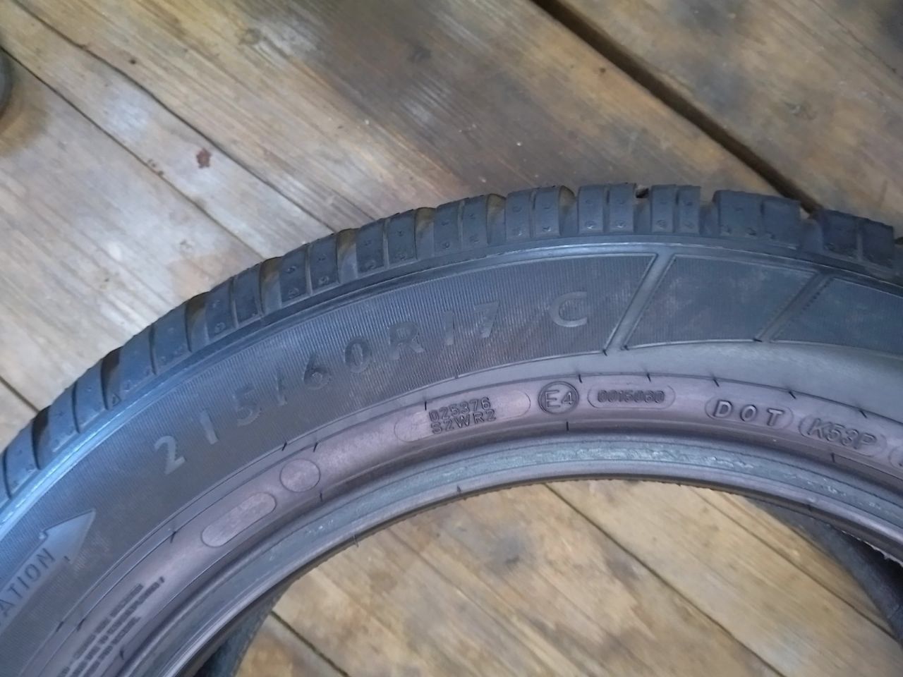 Dunlop 215/60/17c.