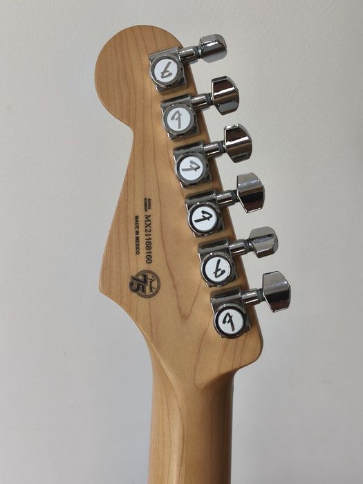 Fender Stratocaster Player limited edition Fiesta Red