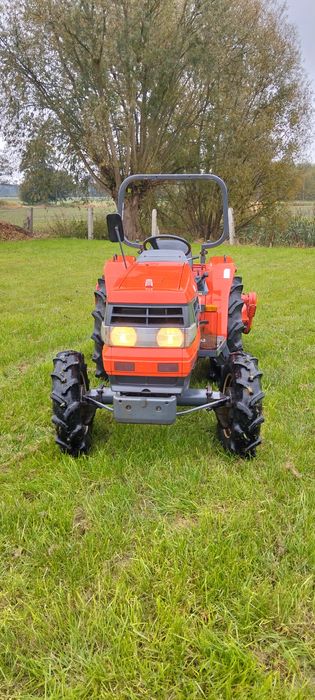 Traktor 4x4 25km Kubota rewers wspomaganie traktorek tur ciagnik